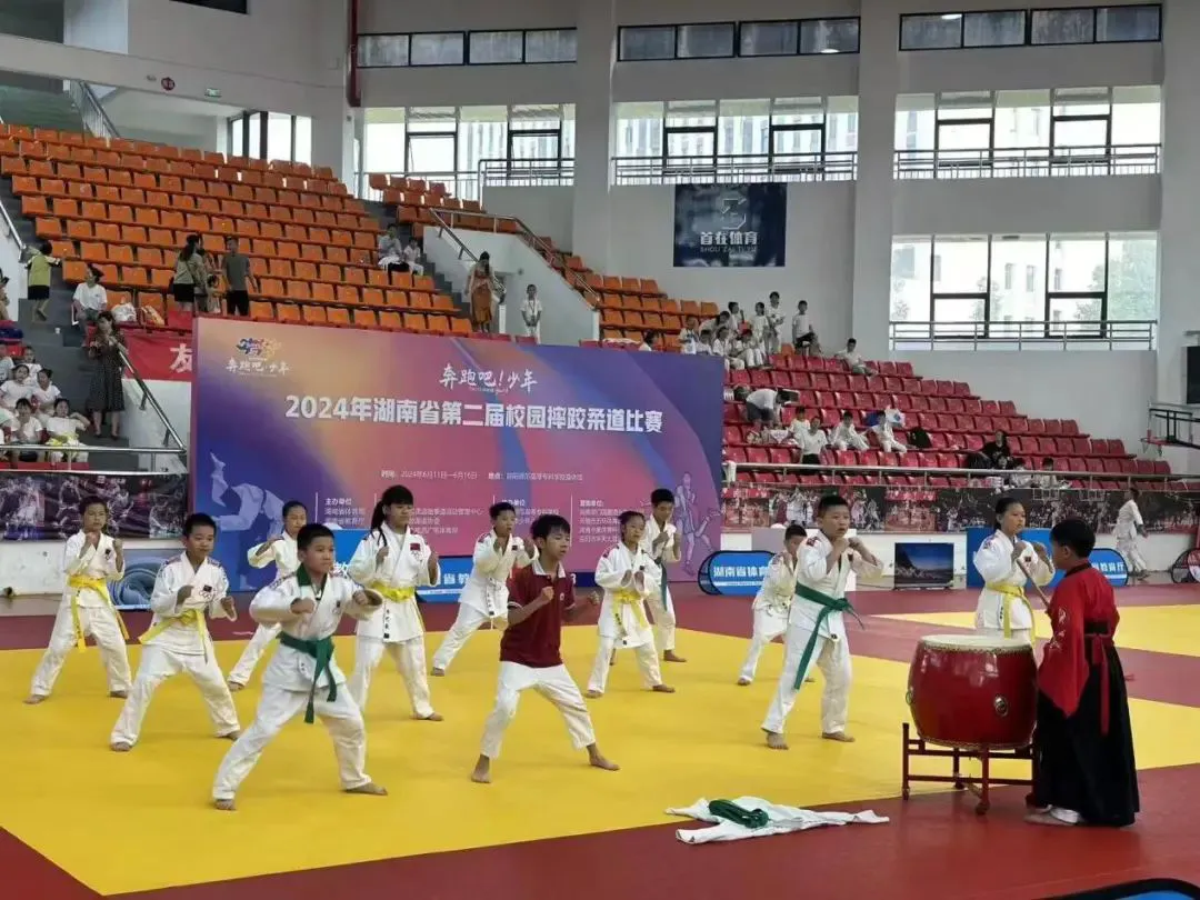 如何使用智能健身设备进行篮球专项训练_1